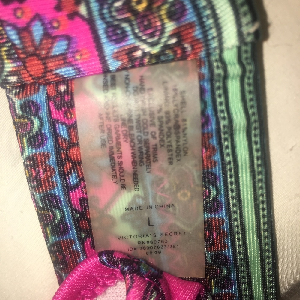Vibrate Bikini Top - Picture 6 of 7